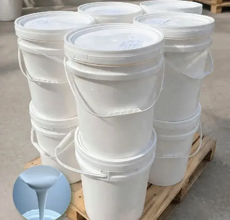 Xô keo cán màng gốc nước xếp trên pallet tại kho Keo Việt